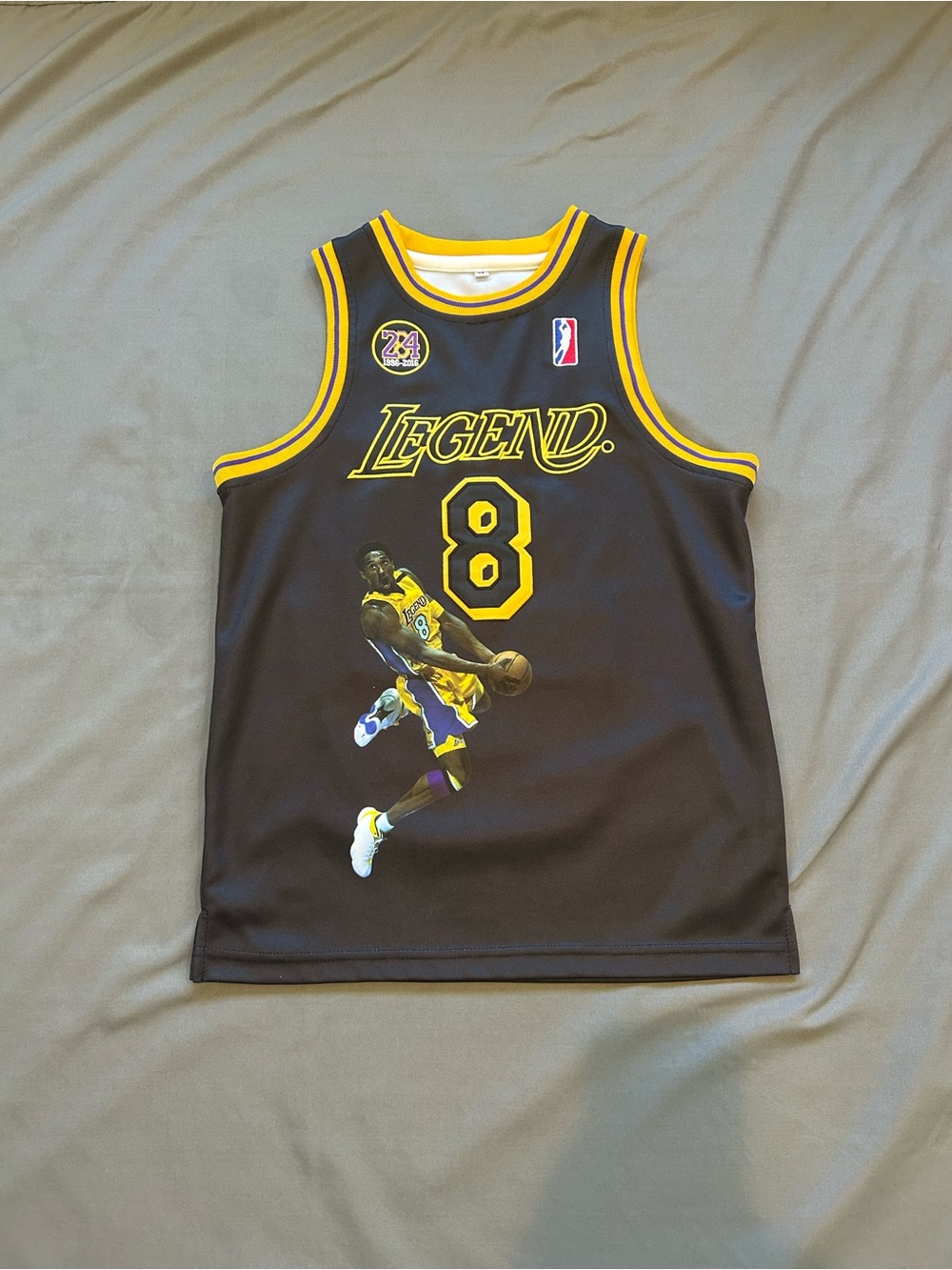Kobe Bryant Tribute Stitched Jersey (LIKE NEW)